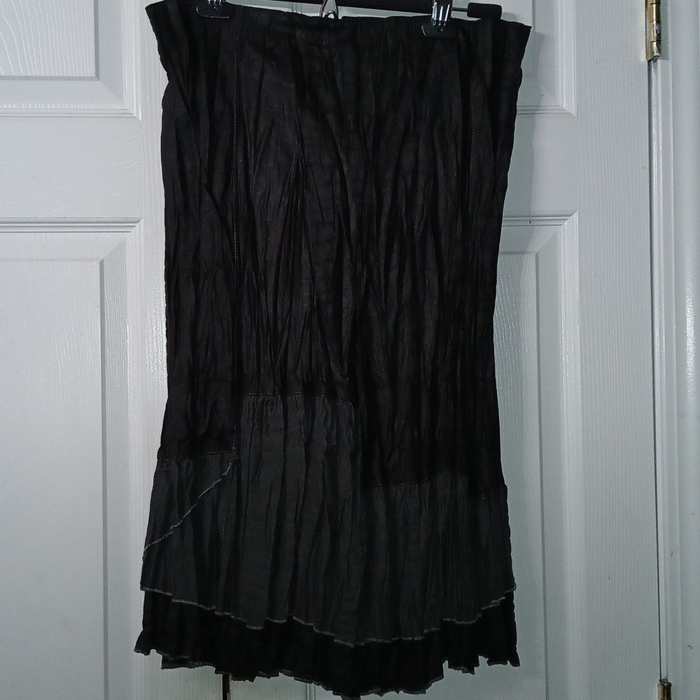 Alexandra Rosati  charcoal gray crinkle skirt Sz L NWOT